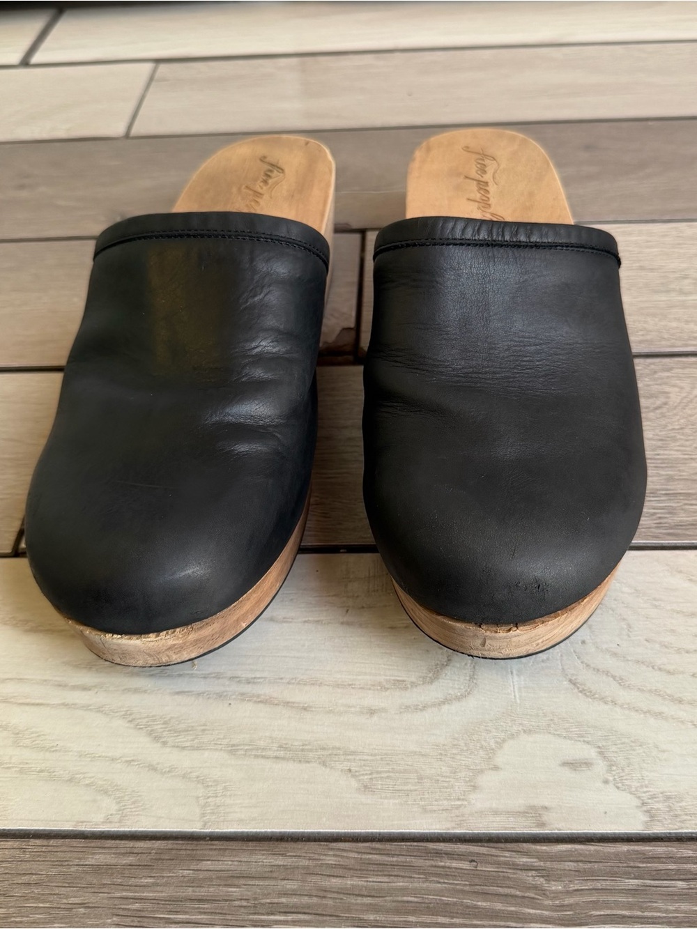 Free People Carver Soft Leather Wooden Clogs/Mules - Picture 4 of 12